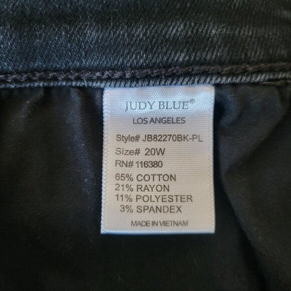 Judy Blue Skinny Fit Capri Jeans, Women’s Plus Jeans 20W, Distressed, Black, EUC - Picture 6 of 9